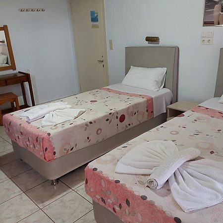 Amadeus Hawaii Apartments & Studios Sidari  Room photo
